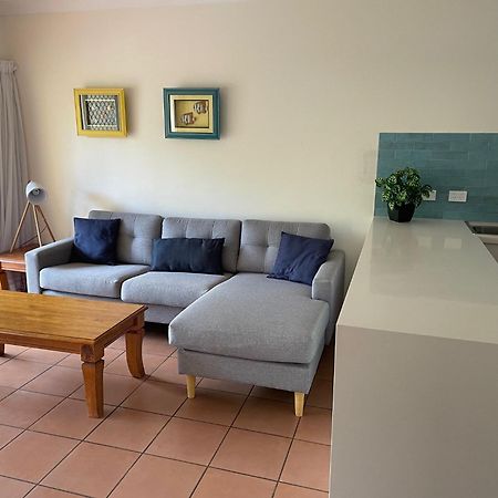 The York Beachfront Holiday Apartments Yorkeys Knob Экстерьер фото