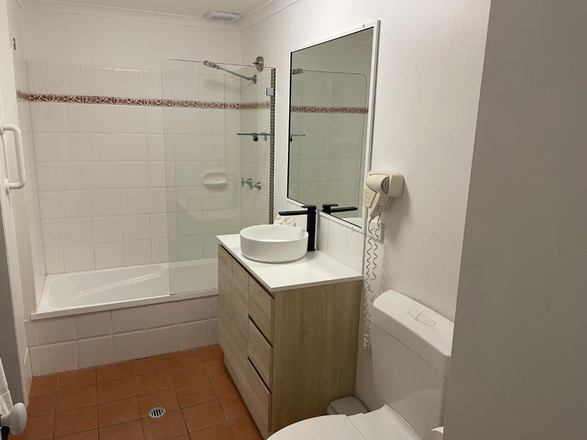 The York Beachfront Holiday Apartments Yorkeys Knob Экстерьер фото